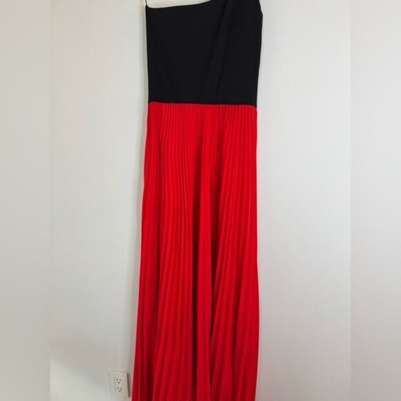 Alexis Two-Tone Designer Dress – Black & Red Pleated – Size Small - Picture 5 of 13